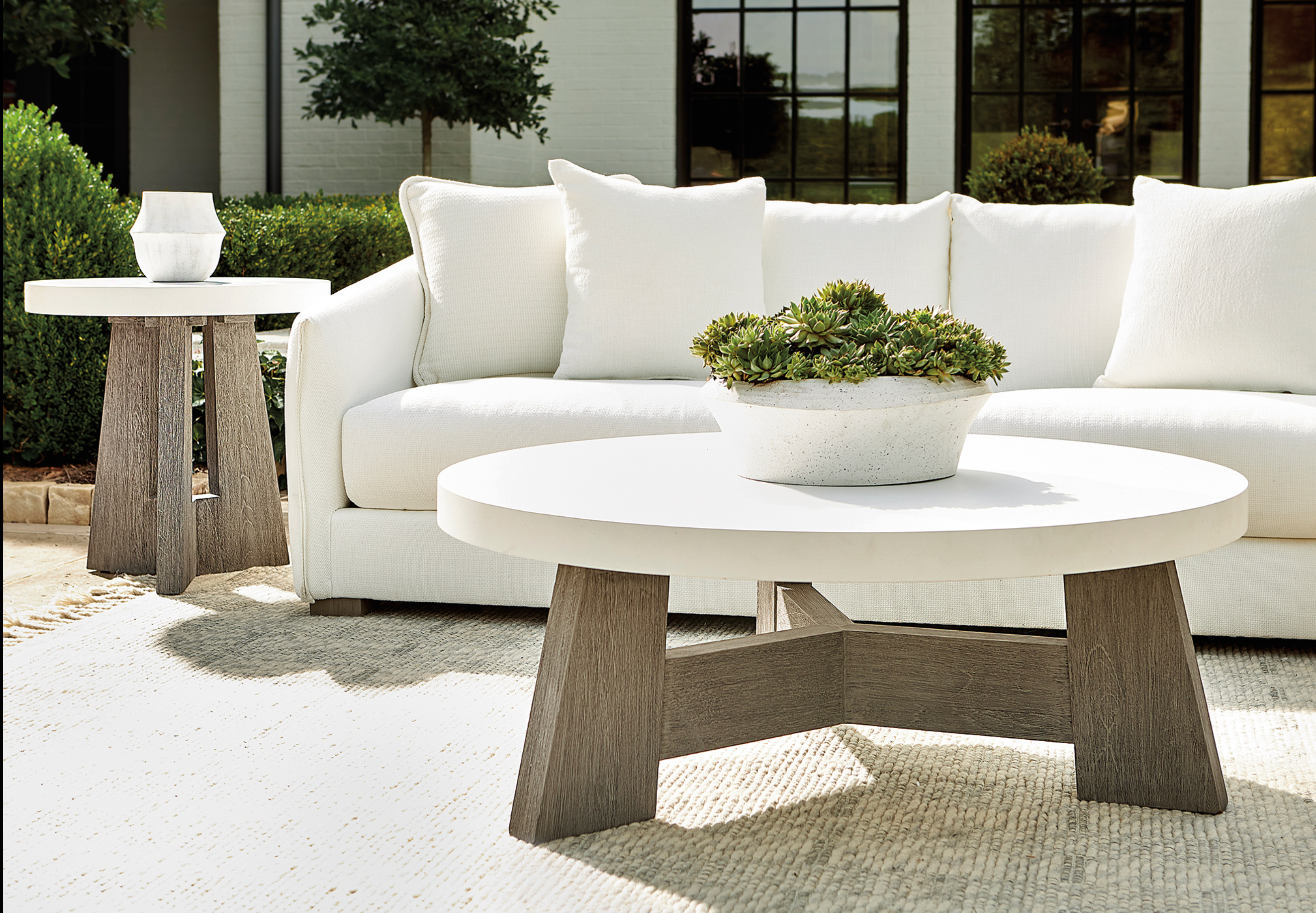 Coffee & Cocktail Tables