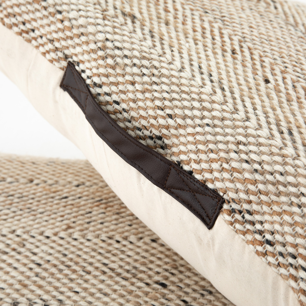 #color_neema-natural,-black