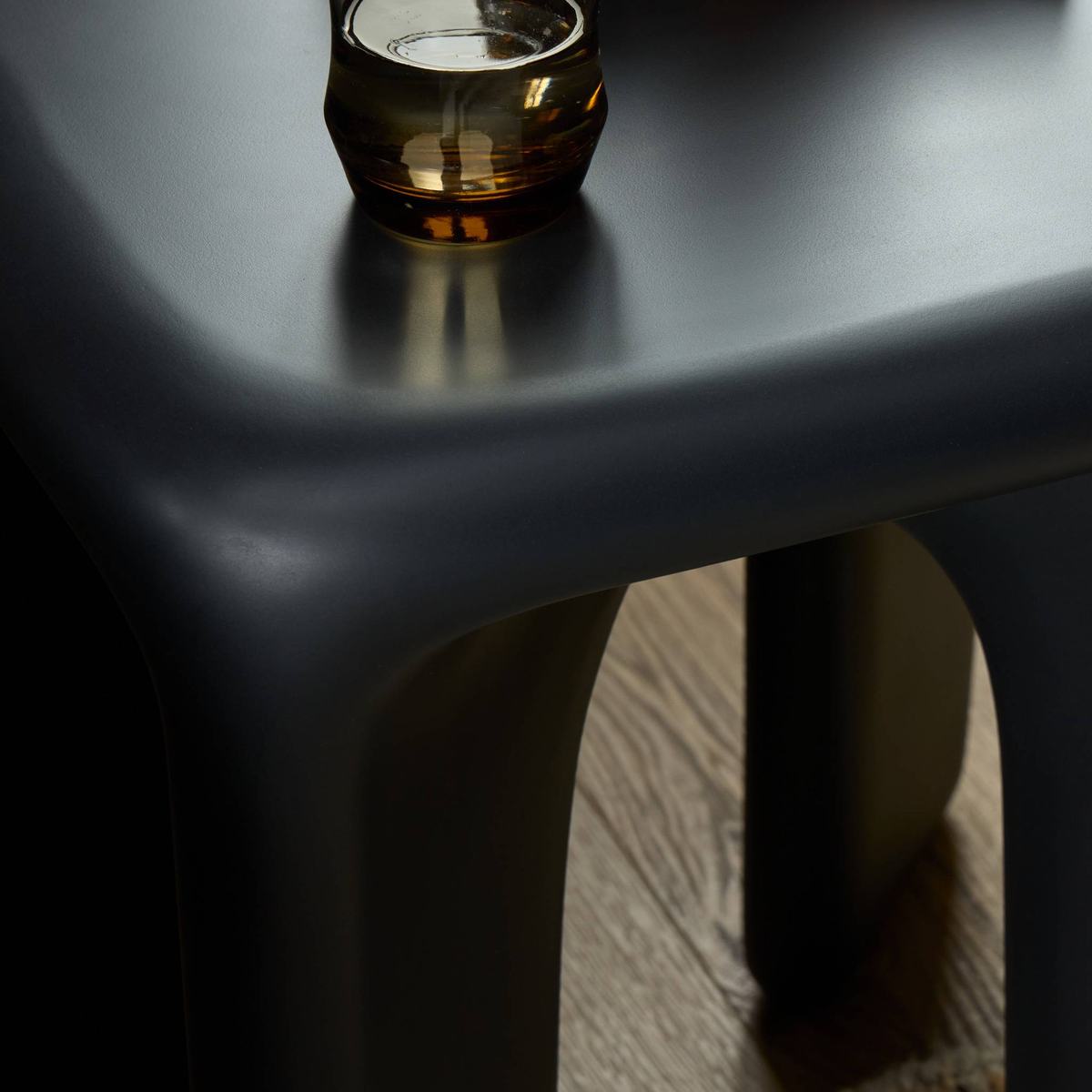 #color_black-concrete