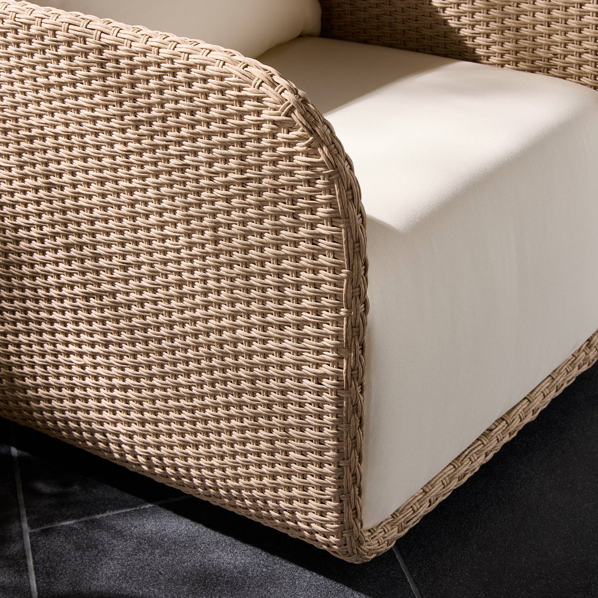 Geneva Outdoor Swivel Chair