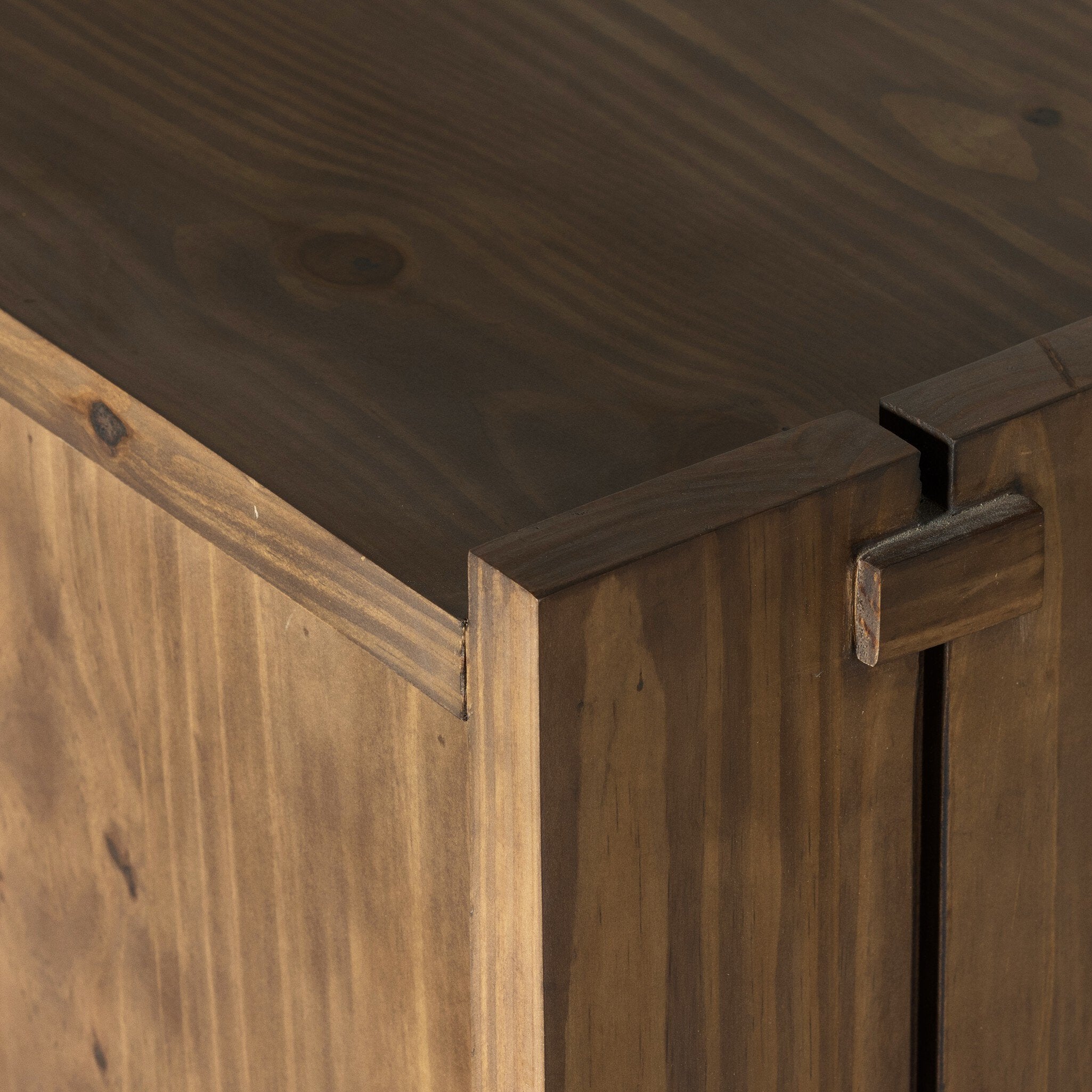 Etro Media Console