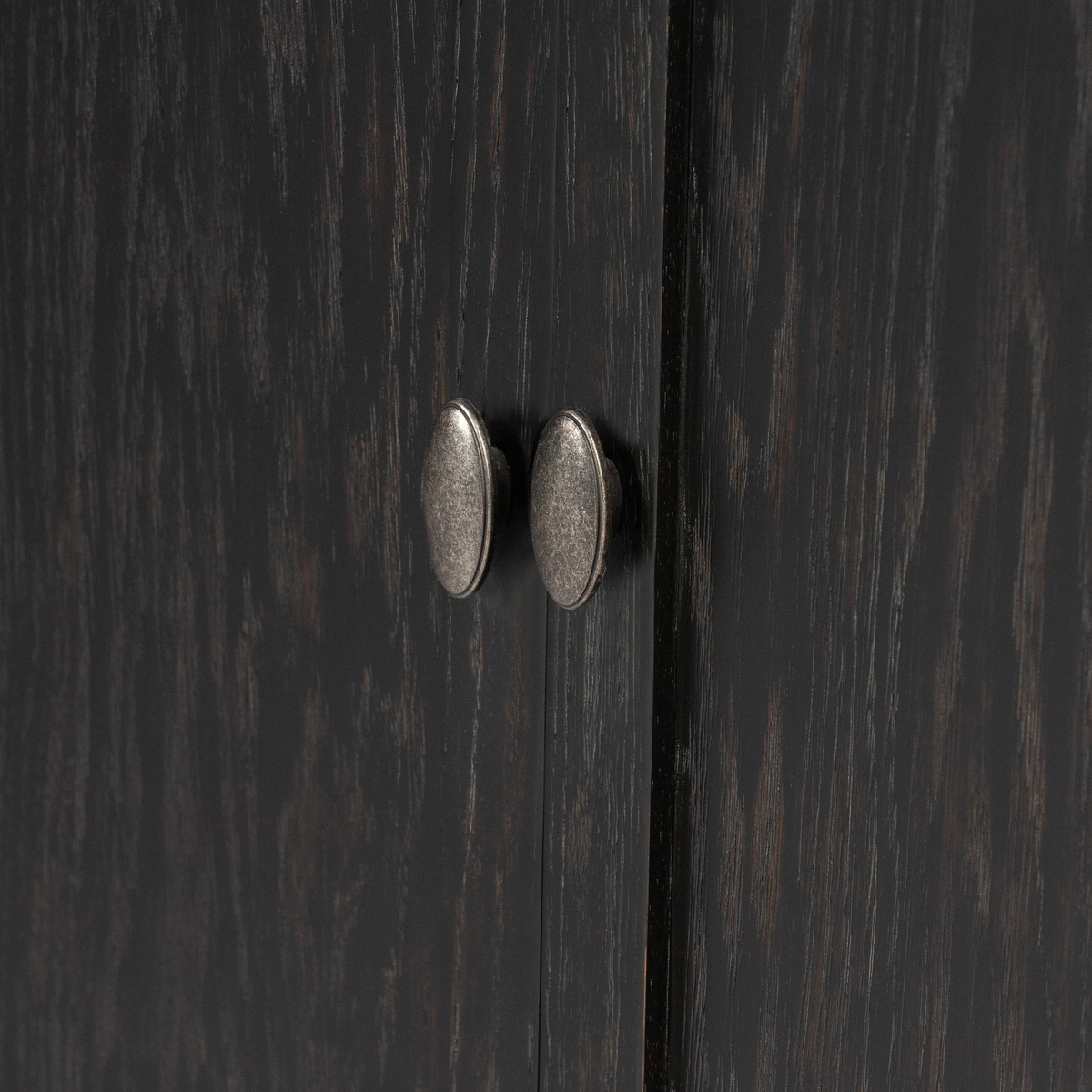 #color_distressed-black-oak