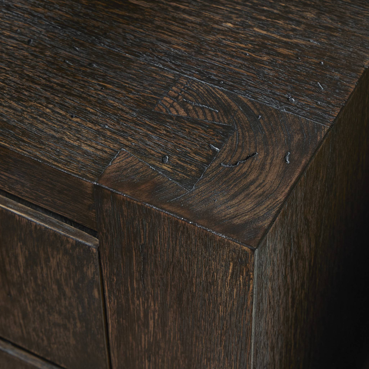 #color_ebony-rustic-wormwood-oak