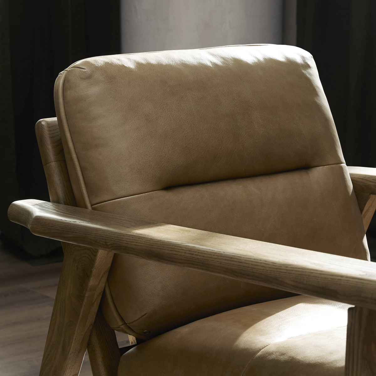 #color_seating/chairs/accent