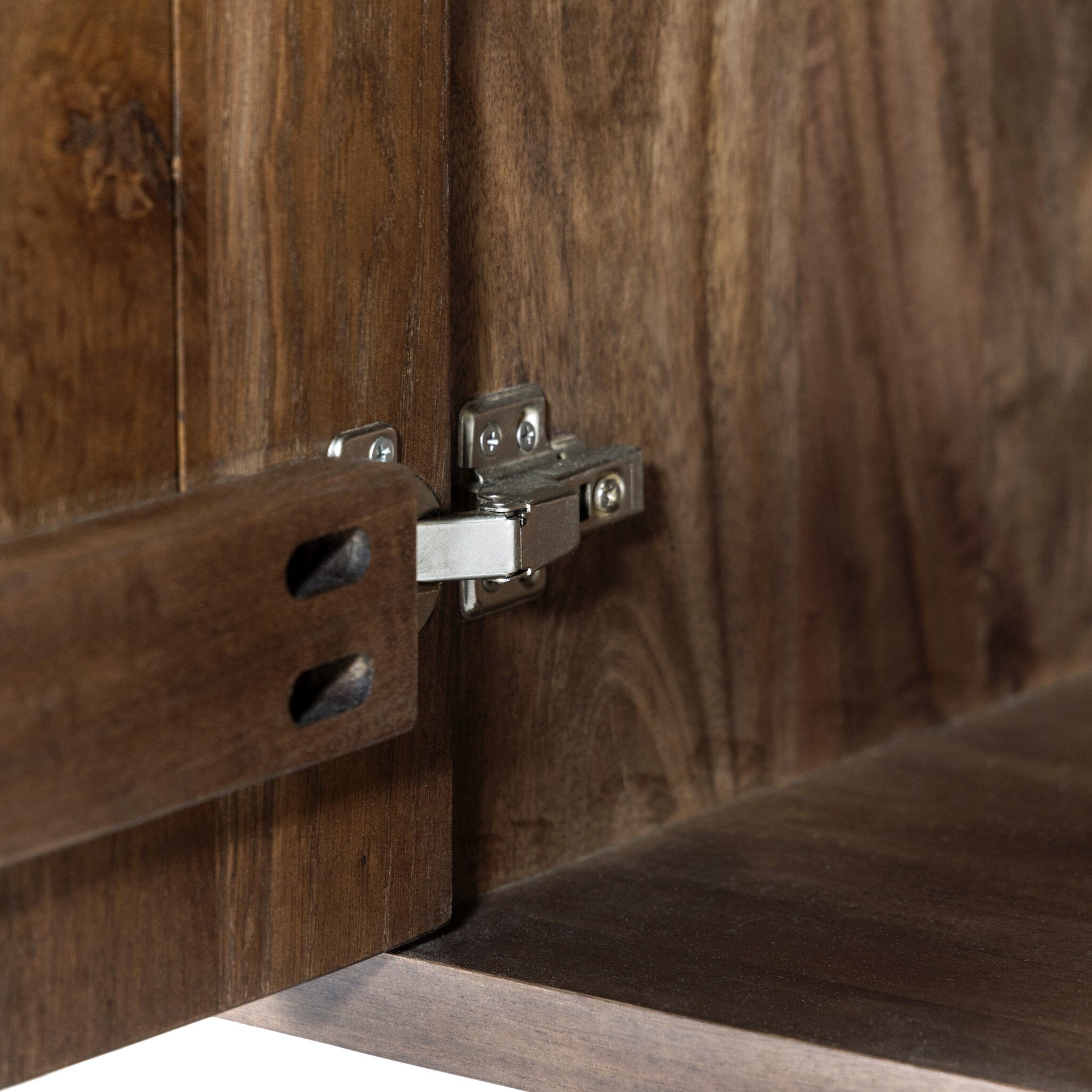 Ezri Sideboard