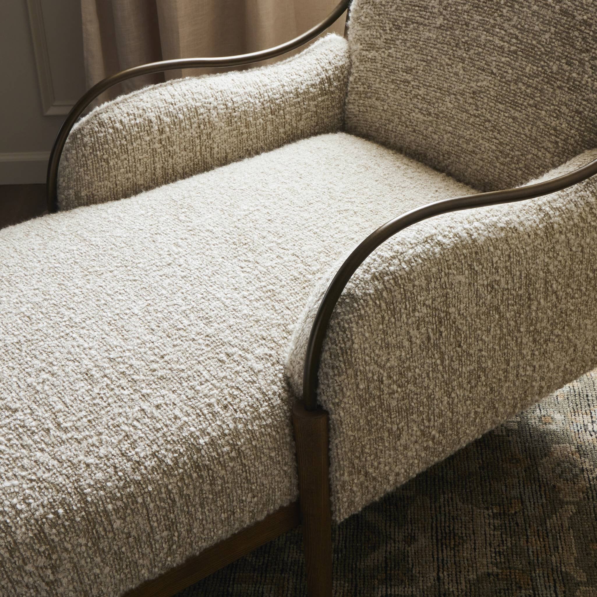 Demi Chaise