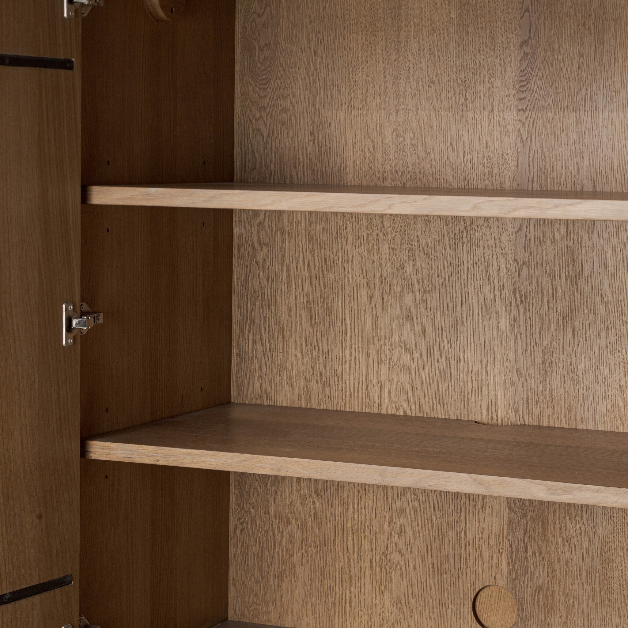 Pika Armoire