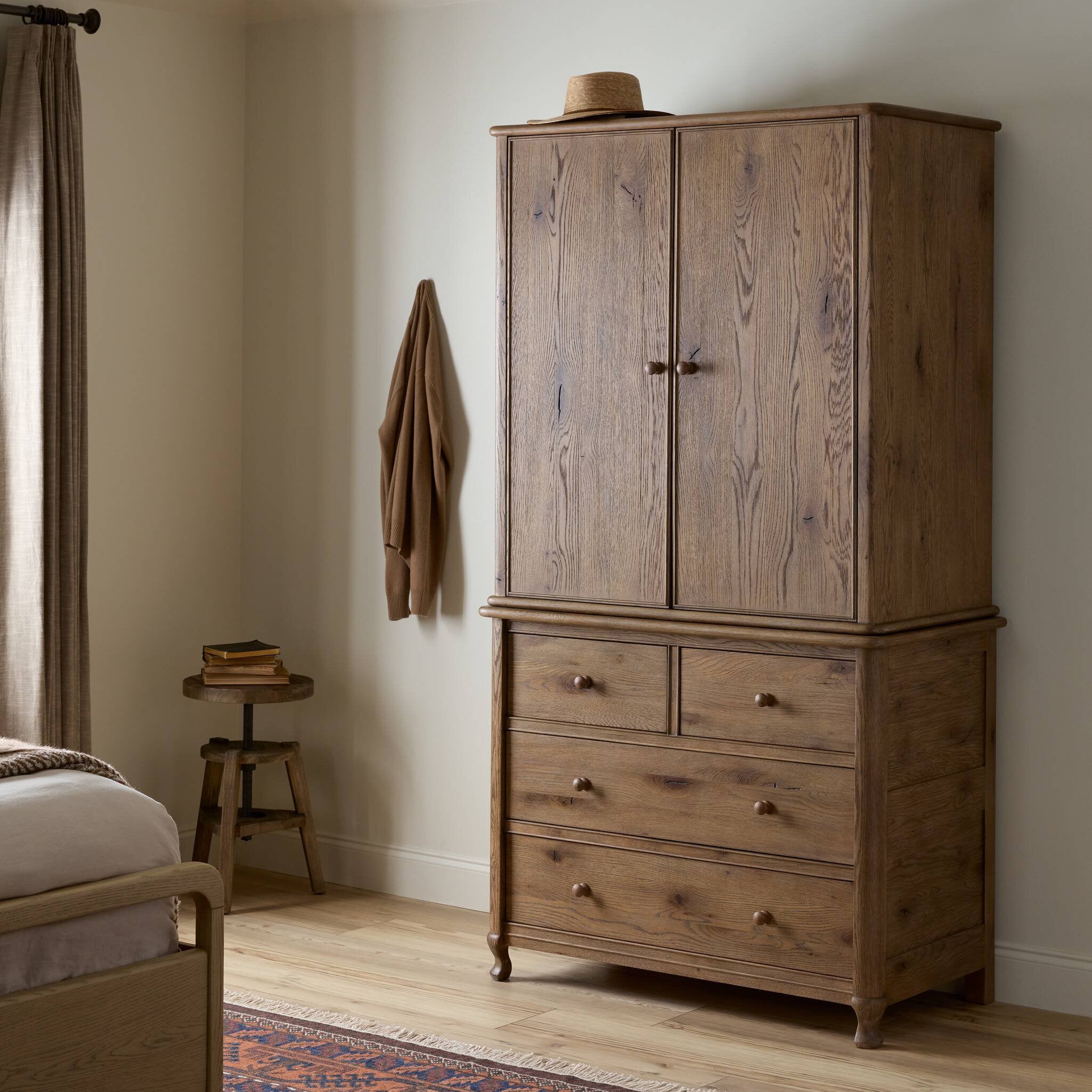 Pika Armoire