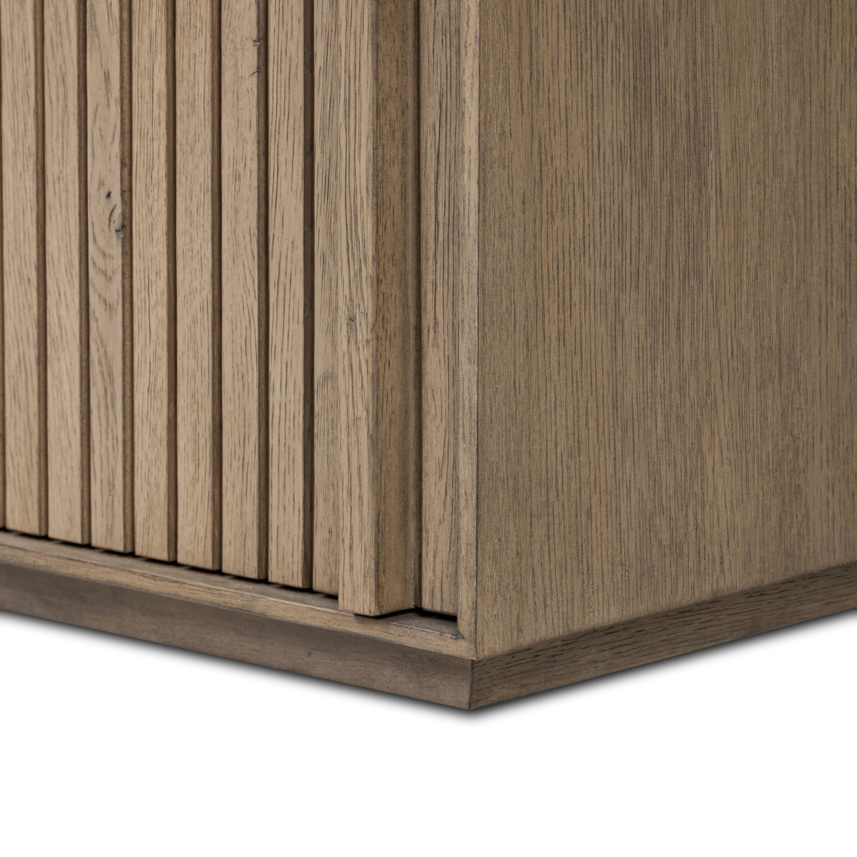 Leo 8 Drawer Dresser