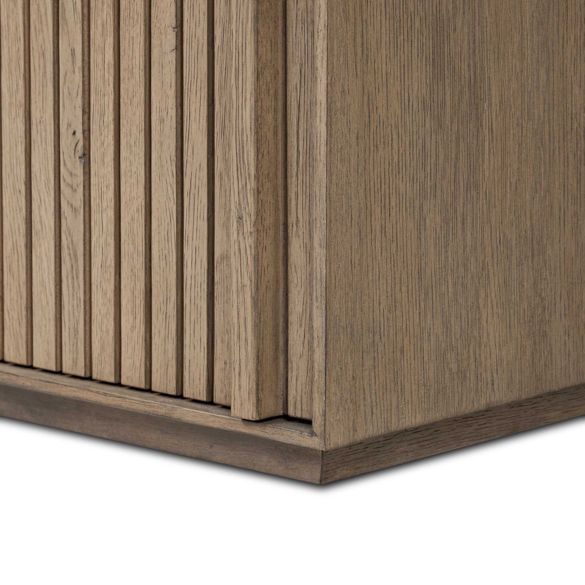 Leo 8 Drawer Dresser