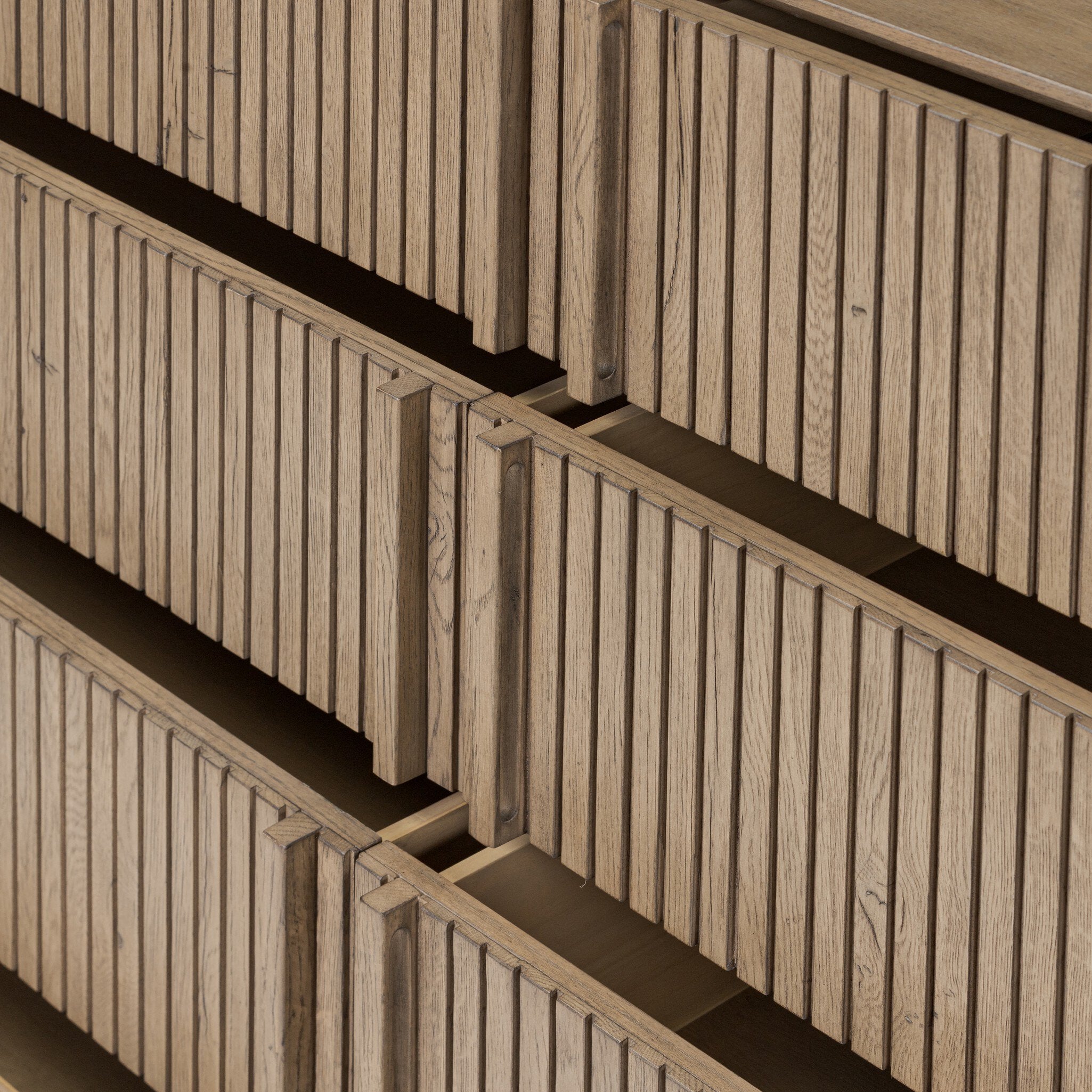 Leo 8 Drawer Dresser