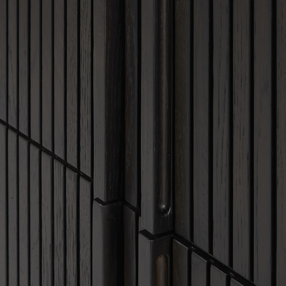 Leo 8 Drawer Dresser