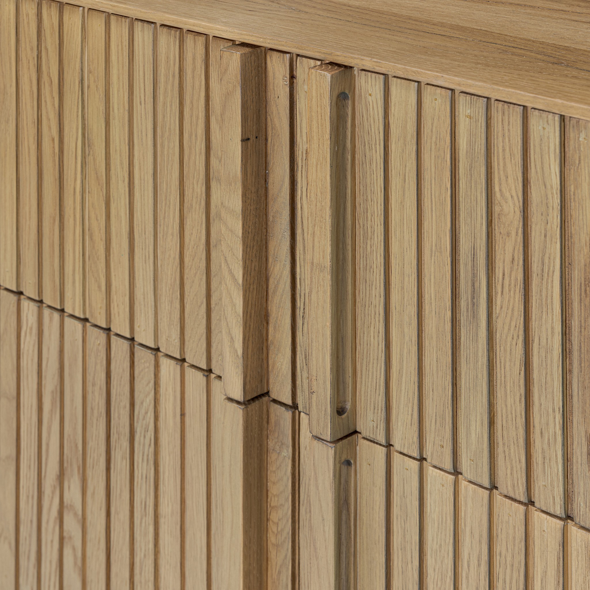 Leo 8 Drawer Dresser