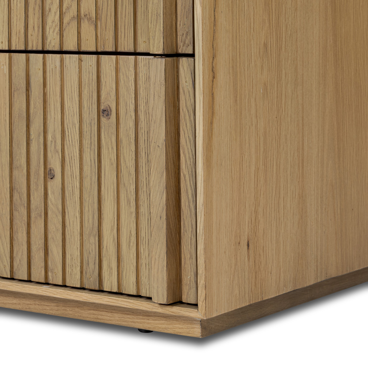 Leo 8 Drawer Dresser