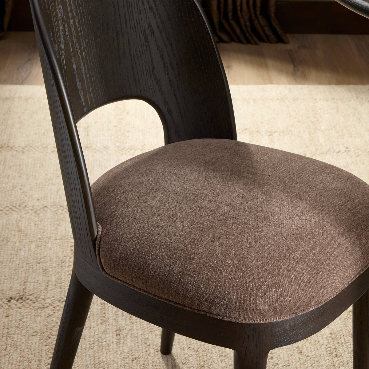 #color_seating/chairs/dining