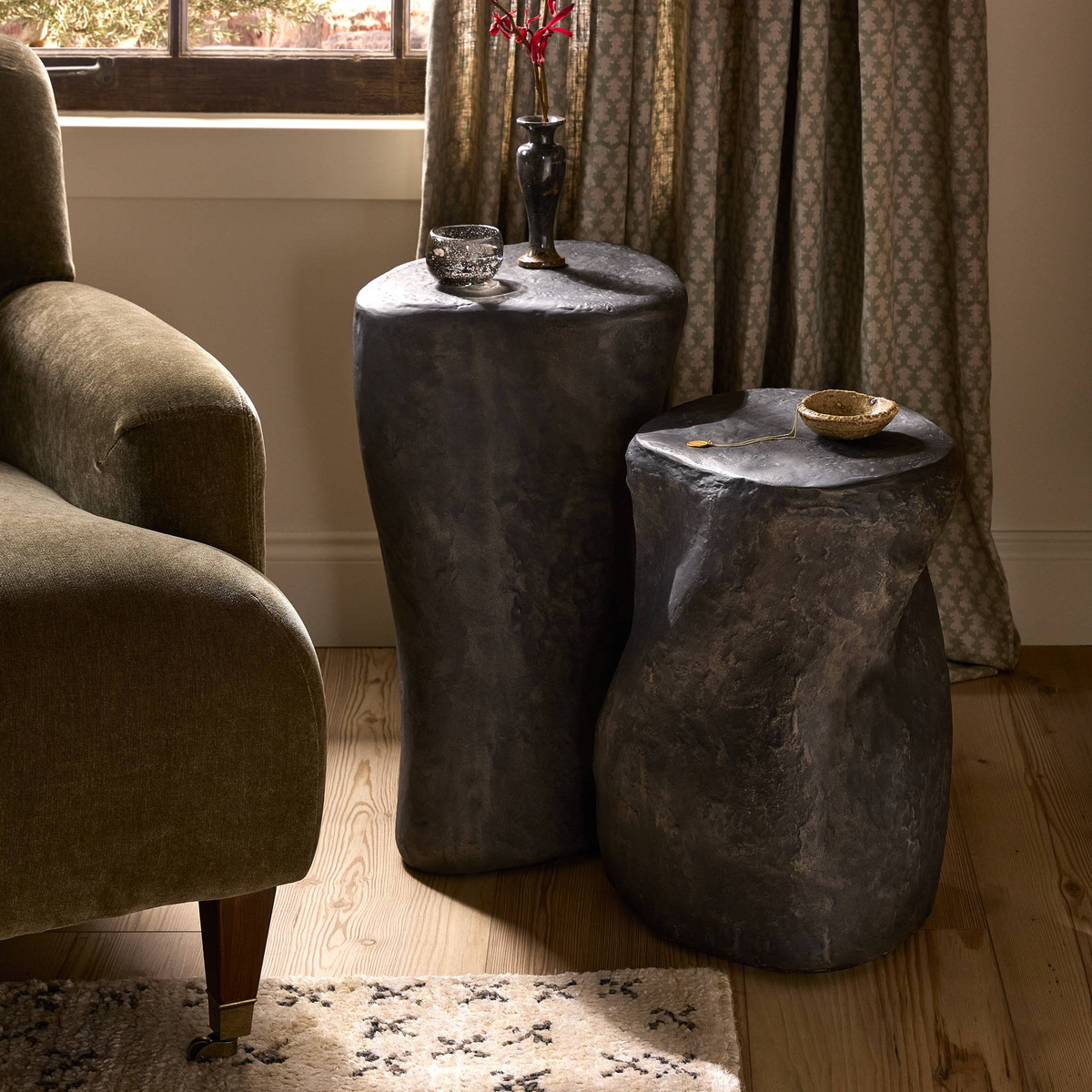 #color_textured-black-concrete