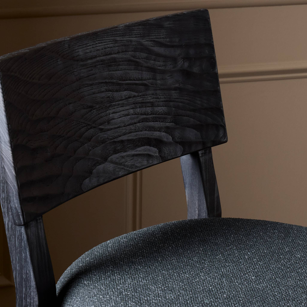 #color_macerata-black