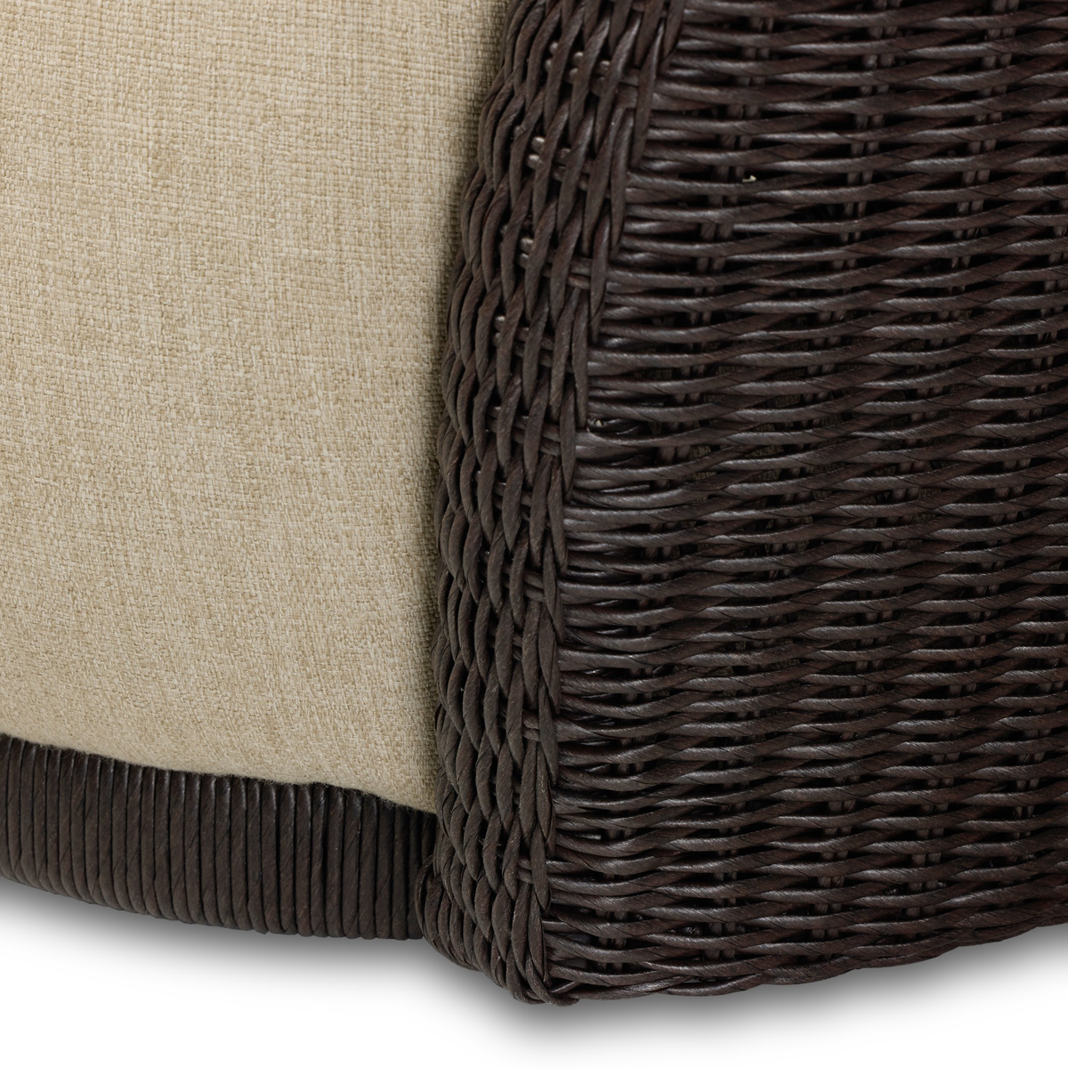 Cyra Outdoor Swivel Chair