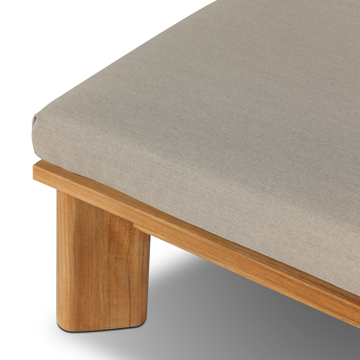 #color_outdoor/outdoor-sofas-and-chaises/outdoor