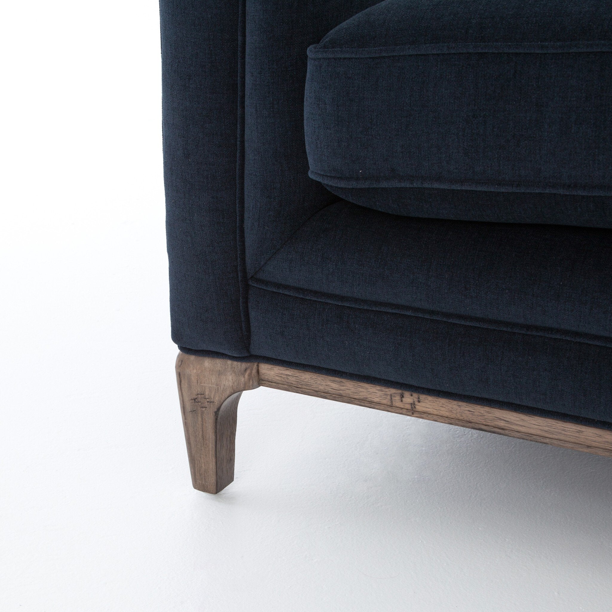 Griffon Sofa-95"