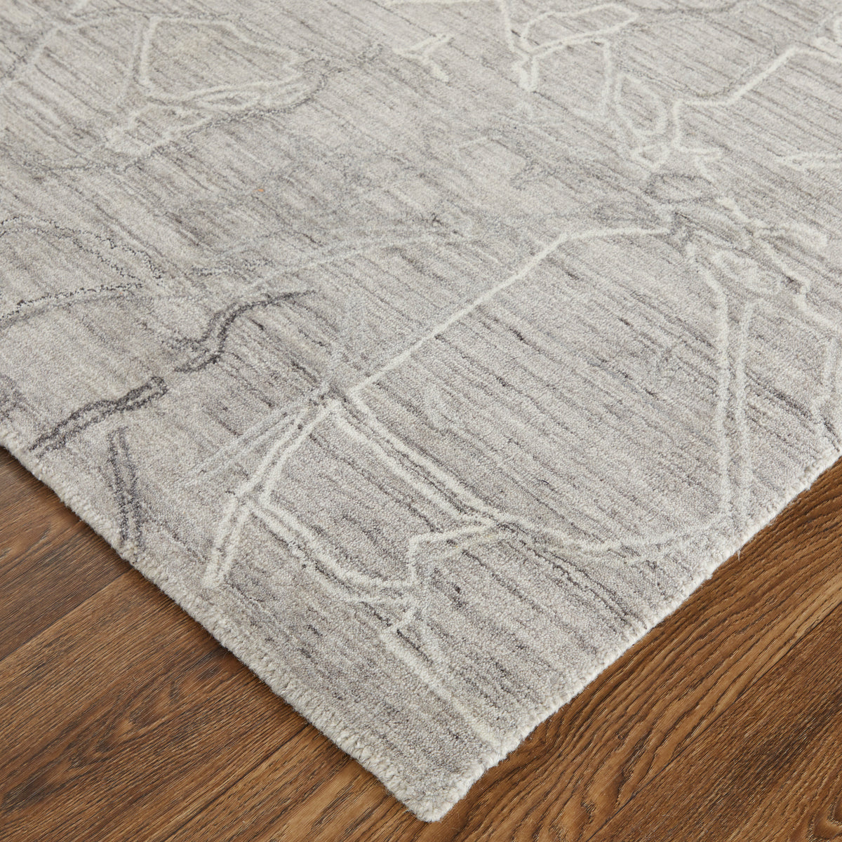Whitton 8890F Gray/Ivory Rug by Feizy