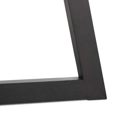 Eberwin Round Ext Dining Table