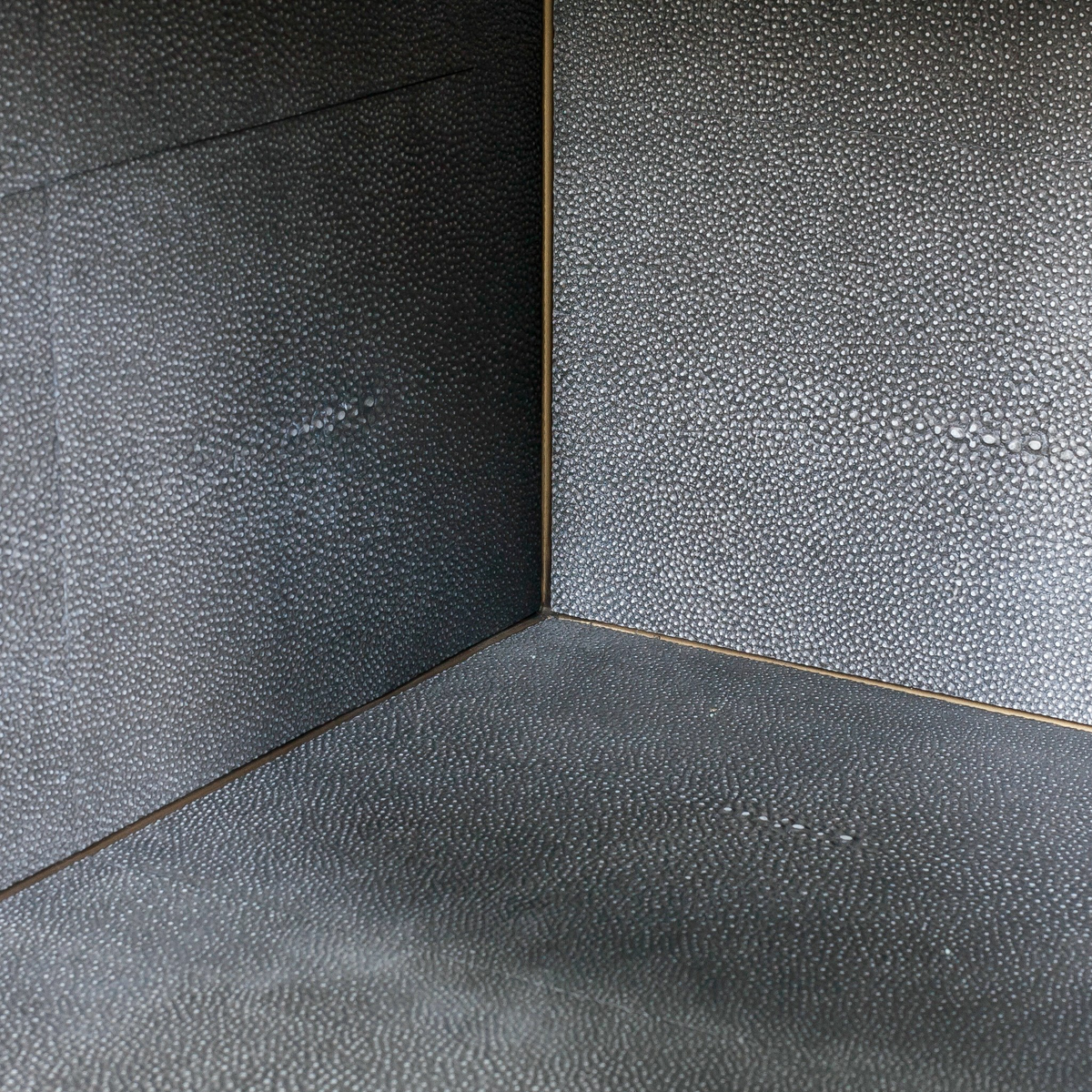 #color_grey-shagreen