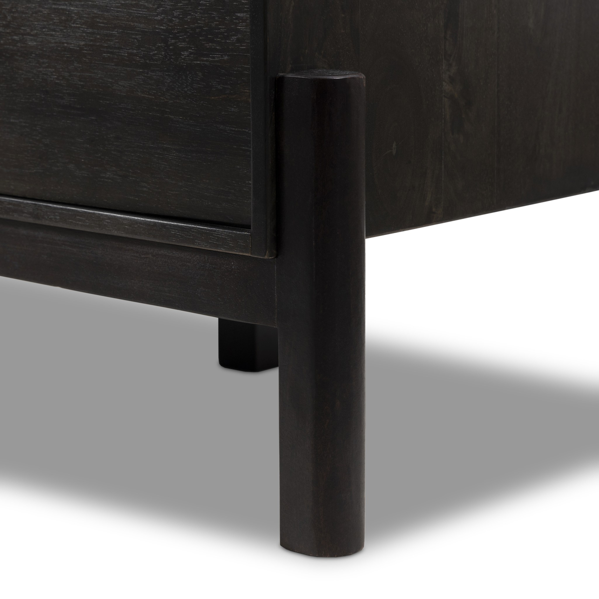 #color_worn-black-parawood