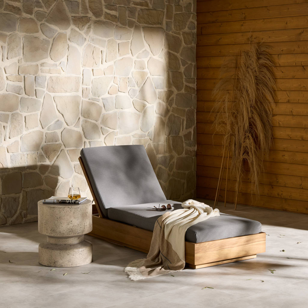 Kinta Outdoor Chaise Lounge