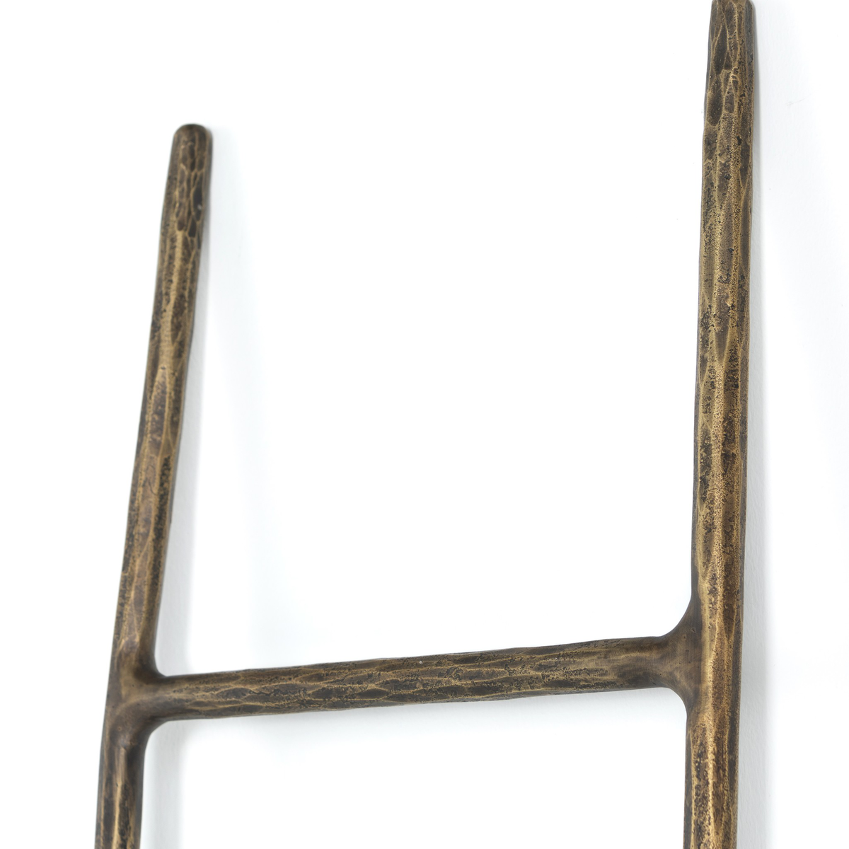 #color_hammered-aged-brass