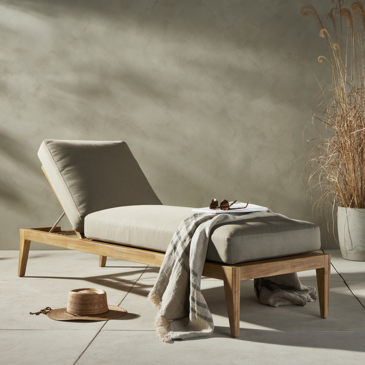 #color_royal-taupe