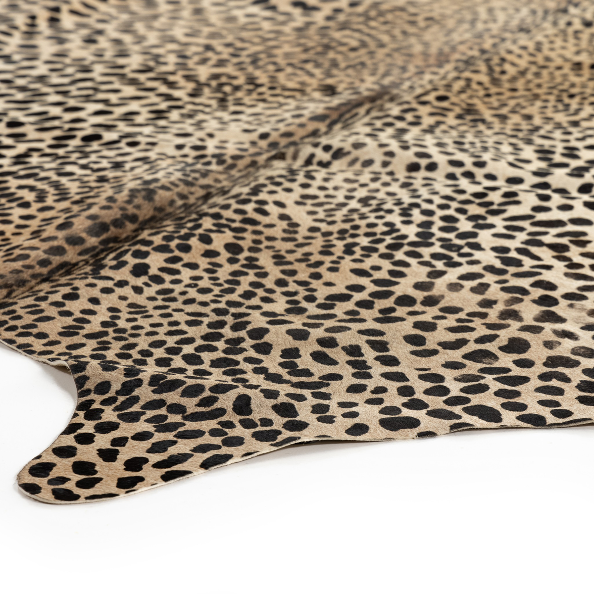 #color_brown-&-black-leopard-hair-on-hide