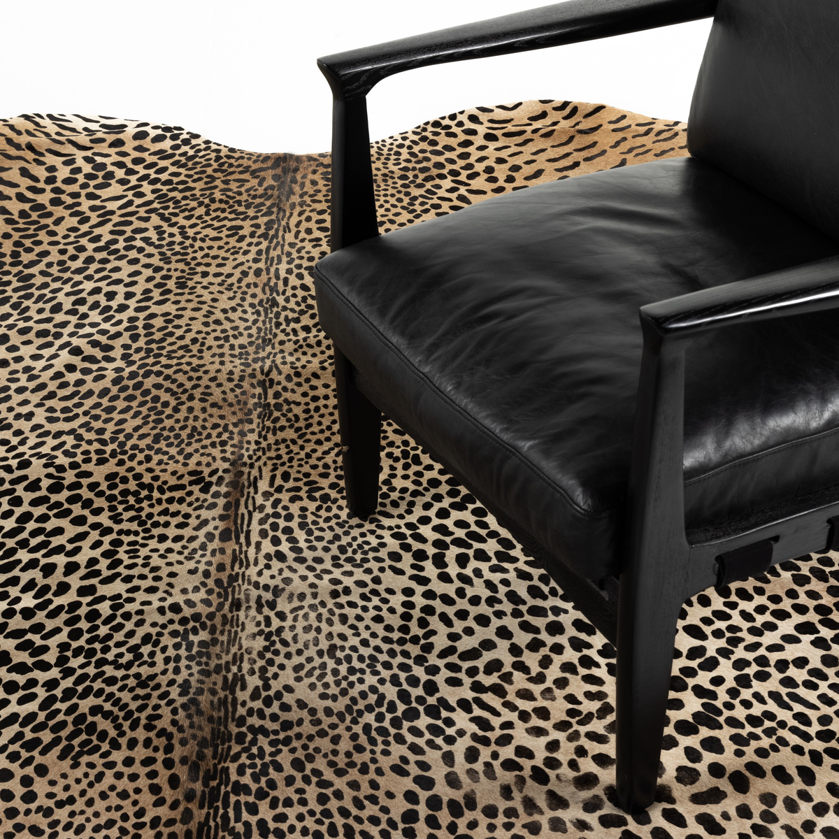 #color_brown-&-black-leopard-hair-on-hide