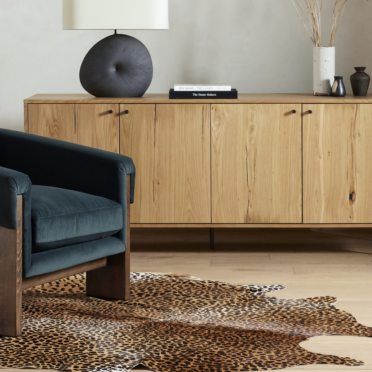 #color_brown-&-black-leopard-hair-on-hide