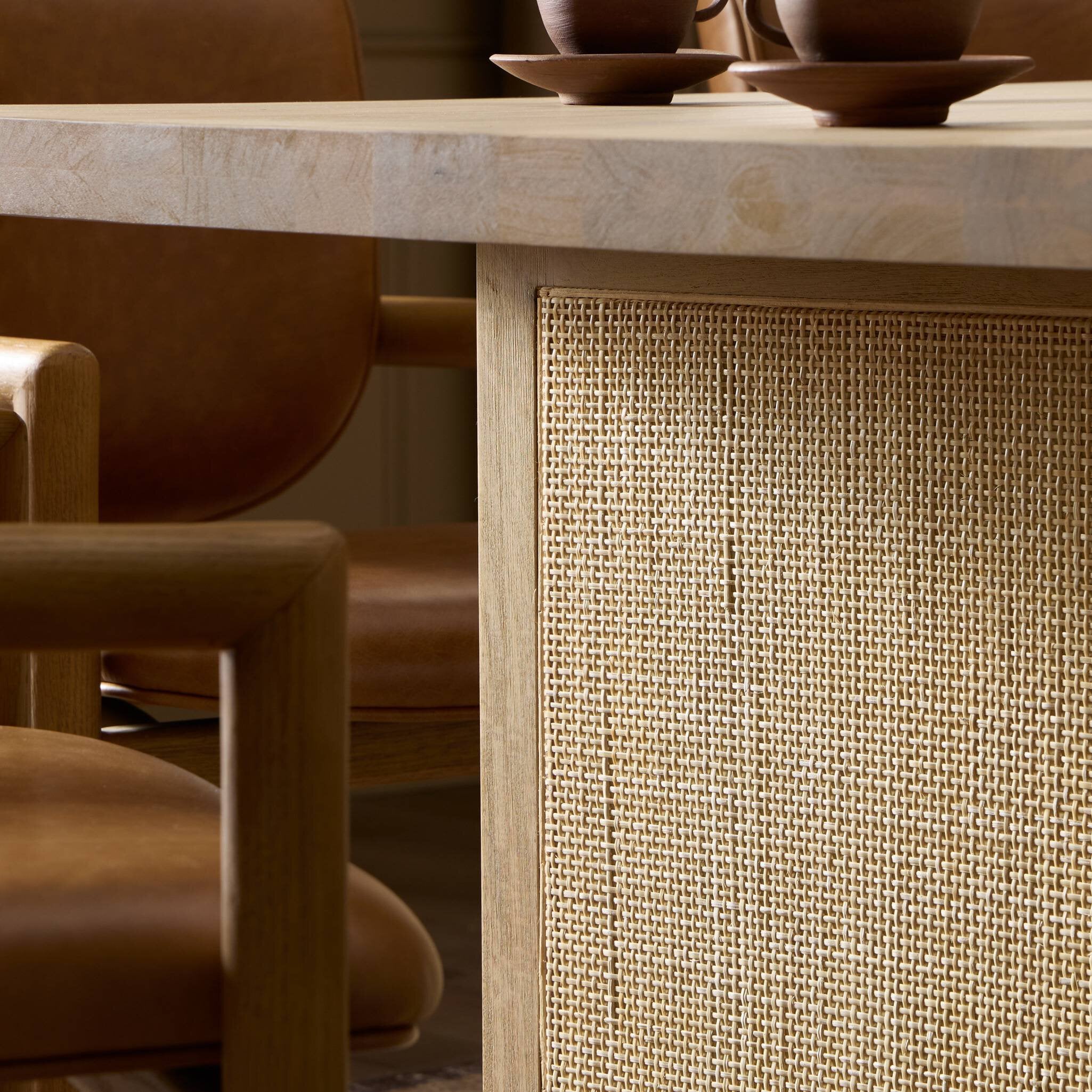 Clarita Dining Table