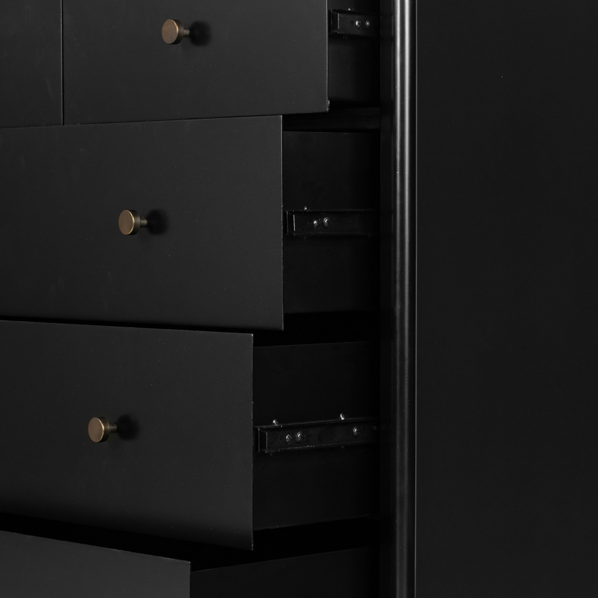 #color_black