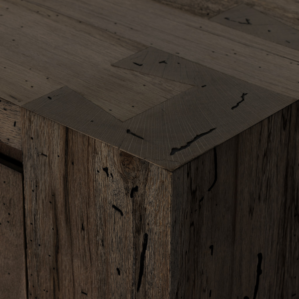 #color_ebony-rustic-wormwood-oak