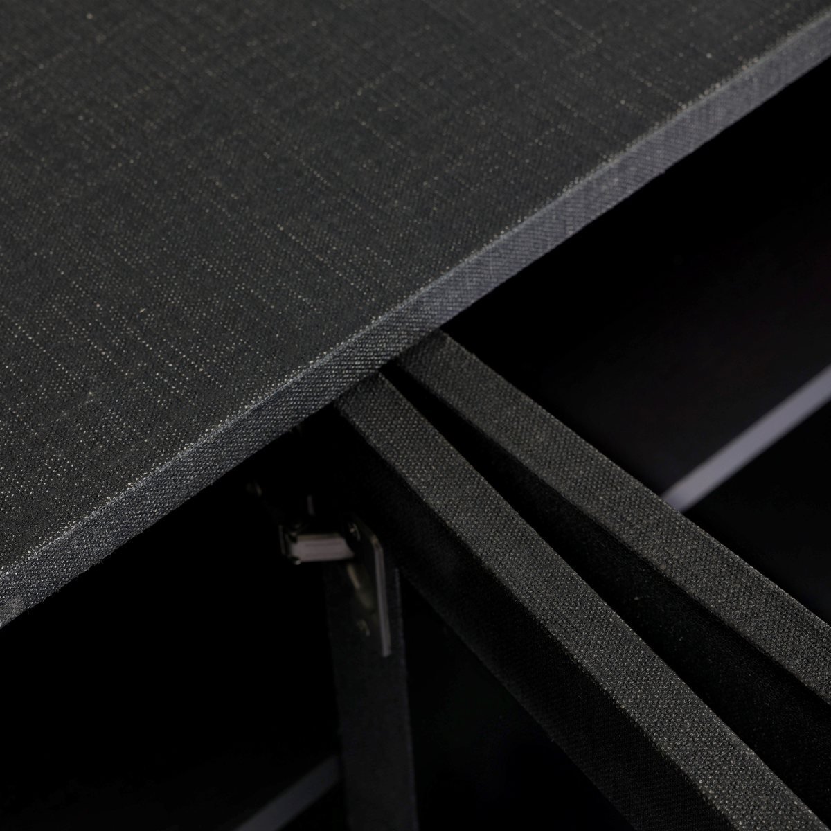 #color_black-linen