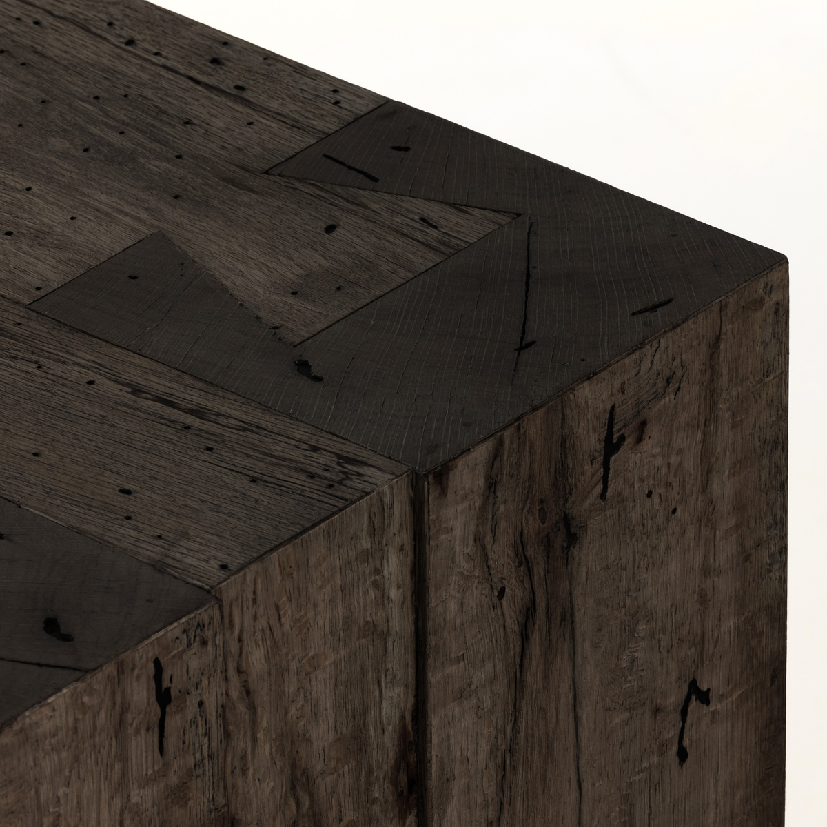 #color_ebony-rustic-wormwood-oak