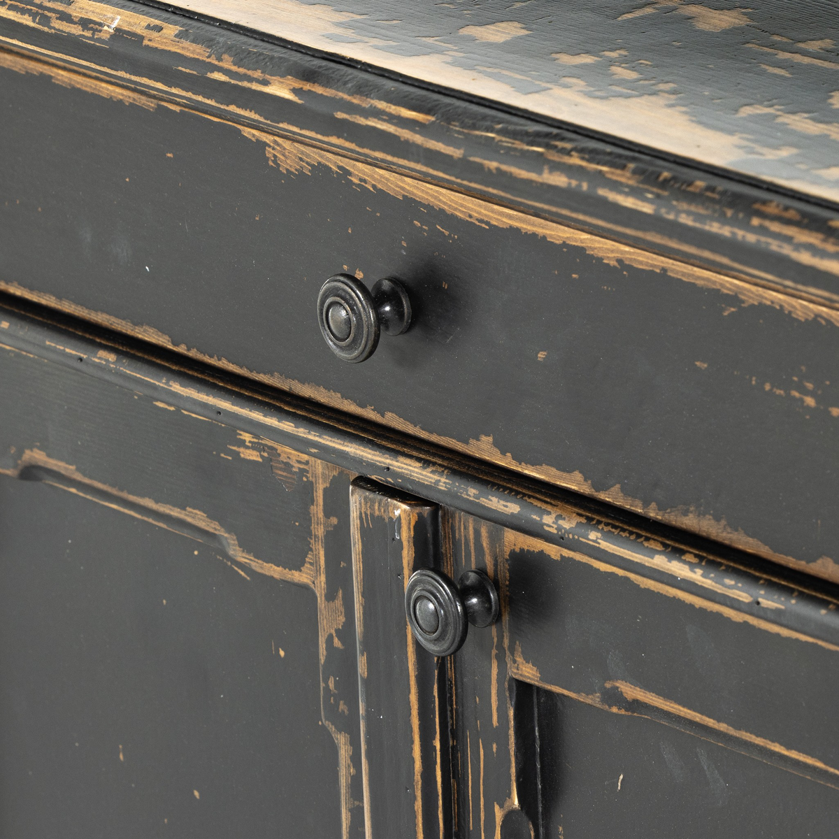 #color_distressed-black