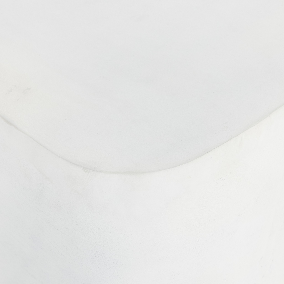 #color_matte-white-cast-aluminum