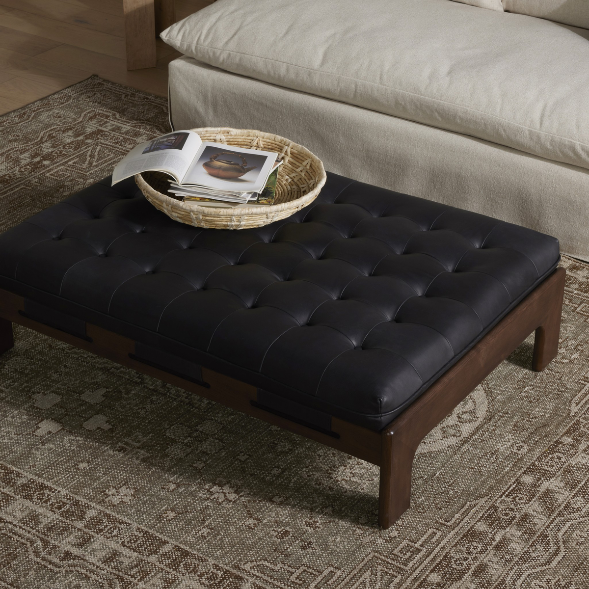 #color_heirloom-black