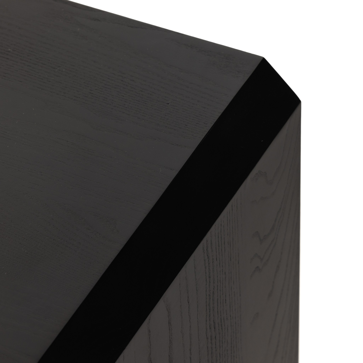 #color_black-ash-veneer