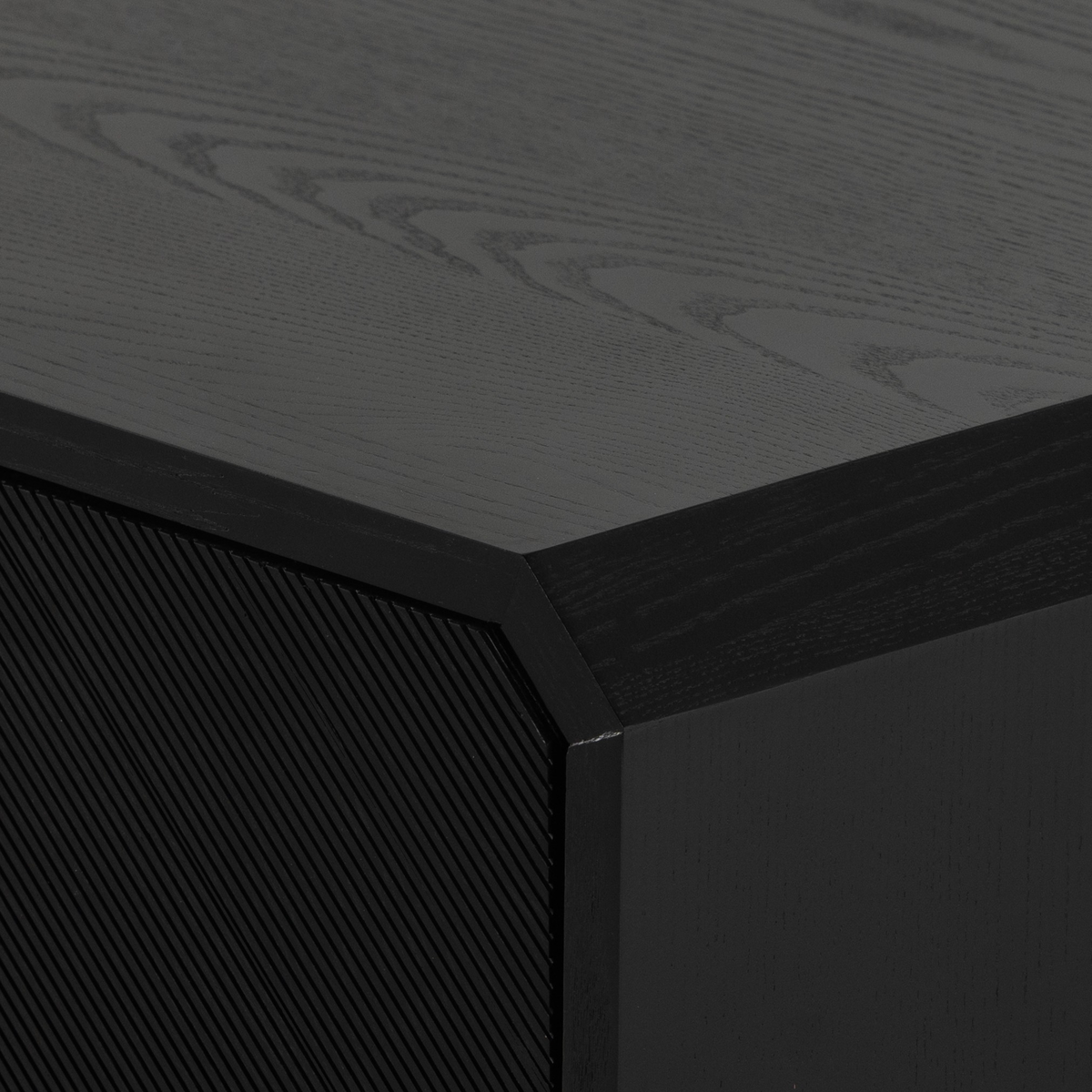 #color_black-ash-veneer