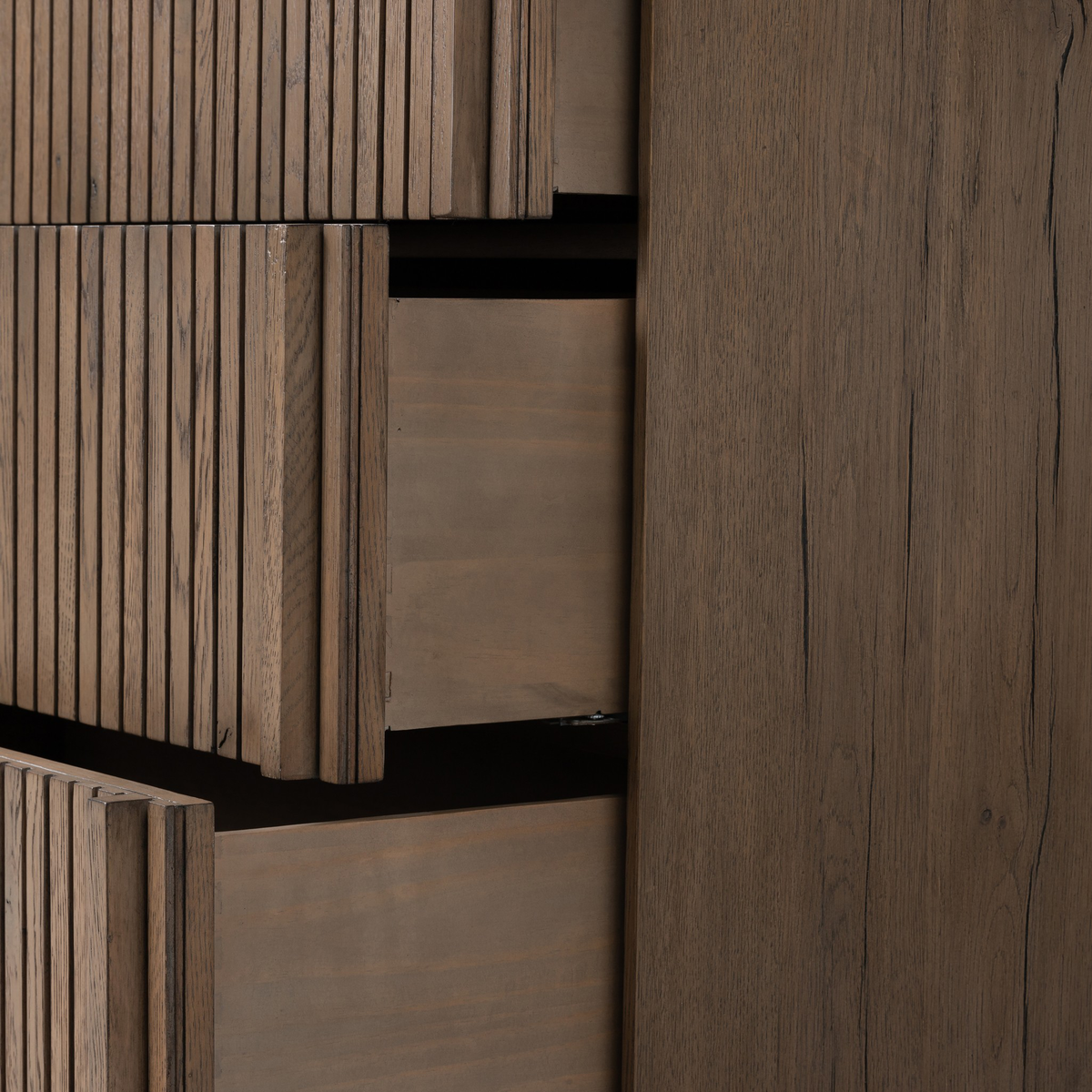 Leo 6 Drawer Dresser