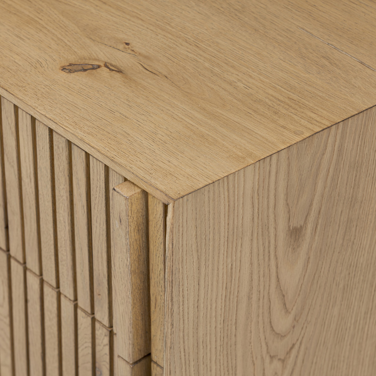 #color_rustic-light-natural-oak-veneer