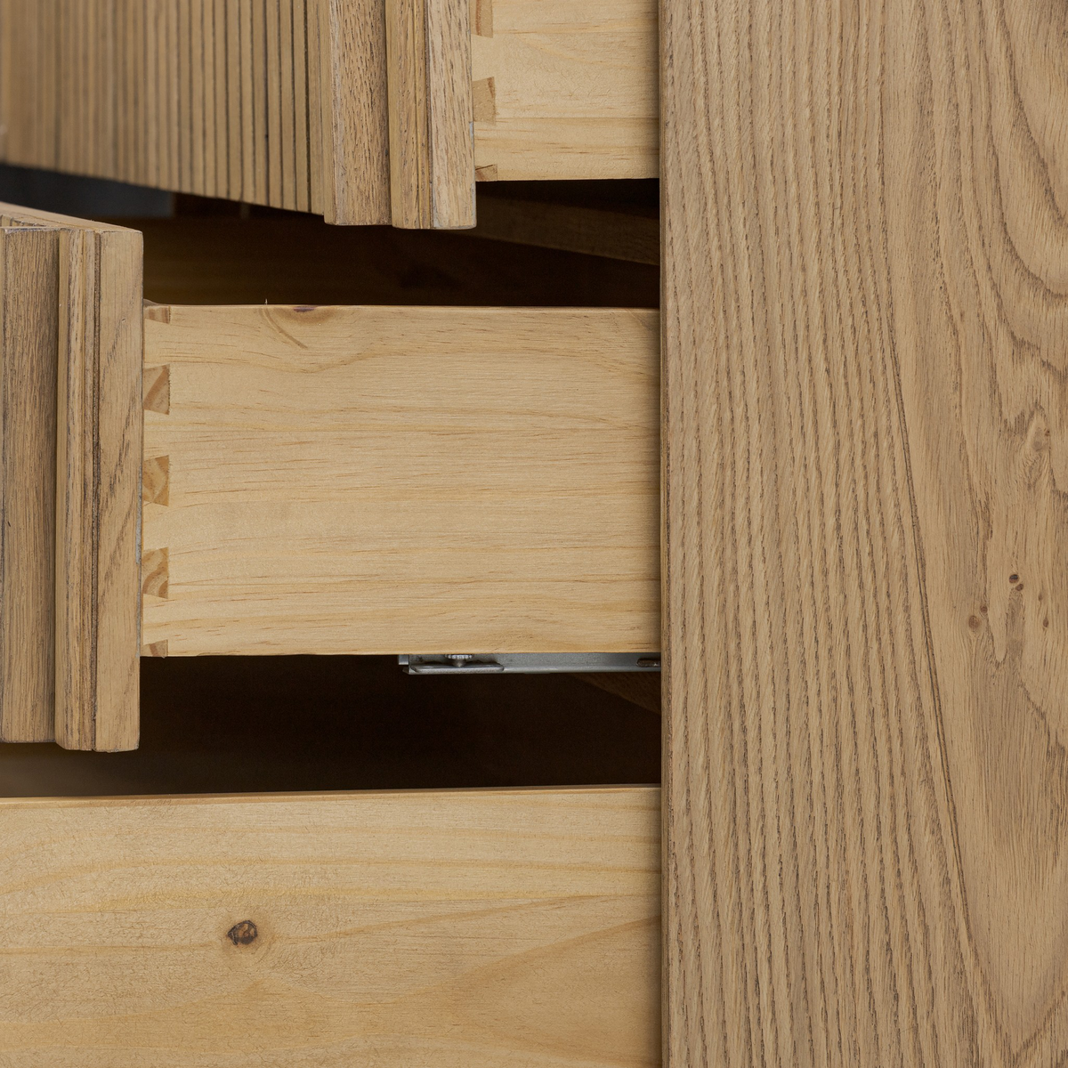 #color_rustic-light-natural-oak-veneer