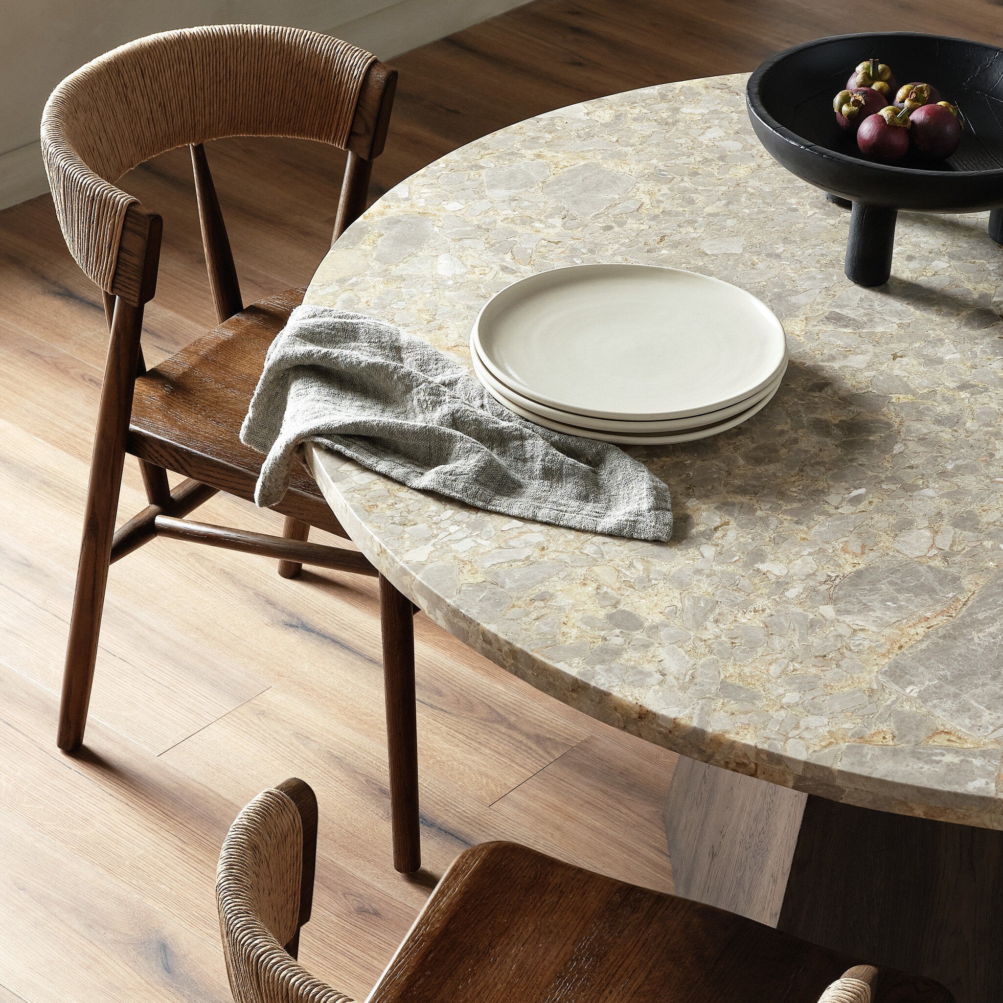 Brisa Round Dining Table 55"