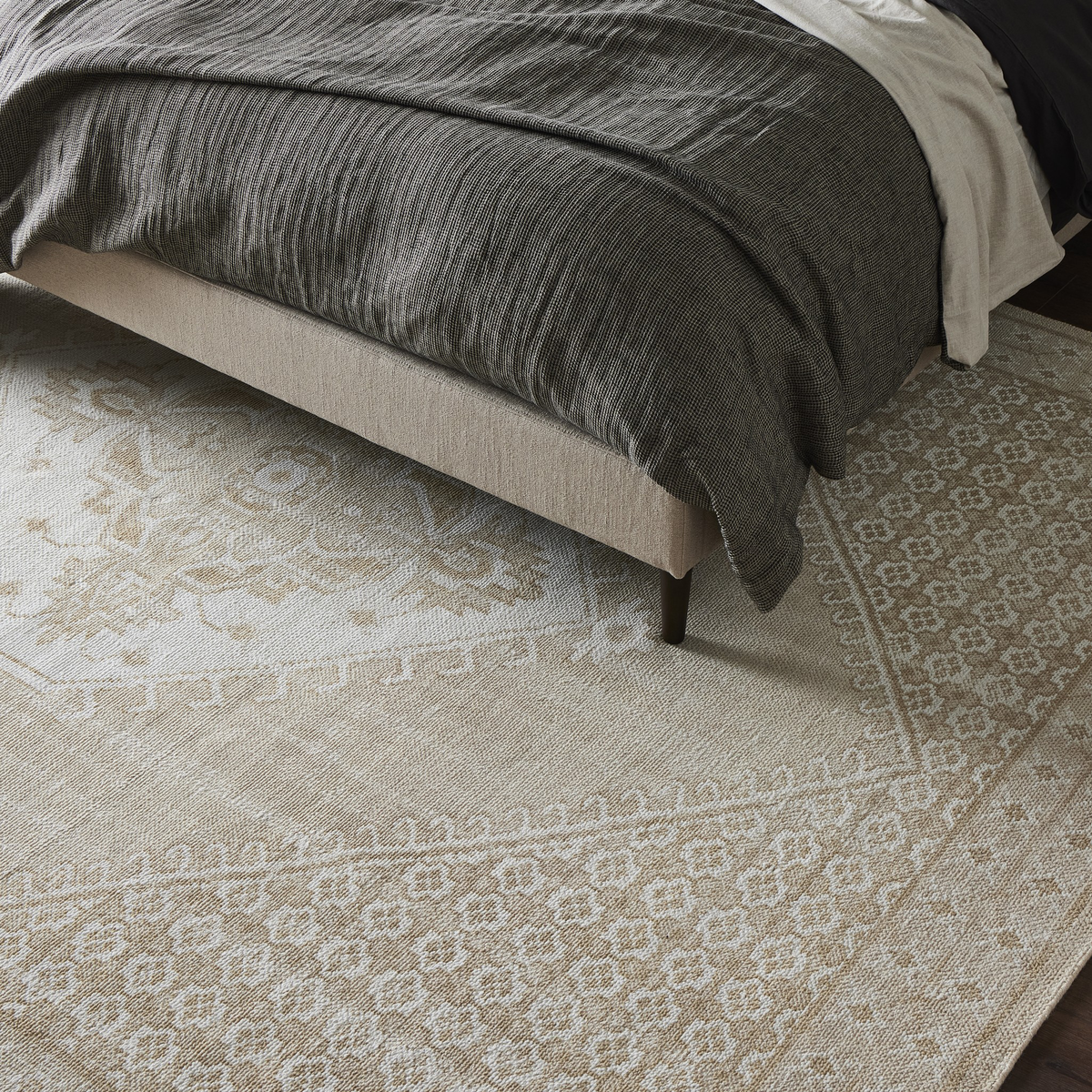 #color_banded-cream