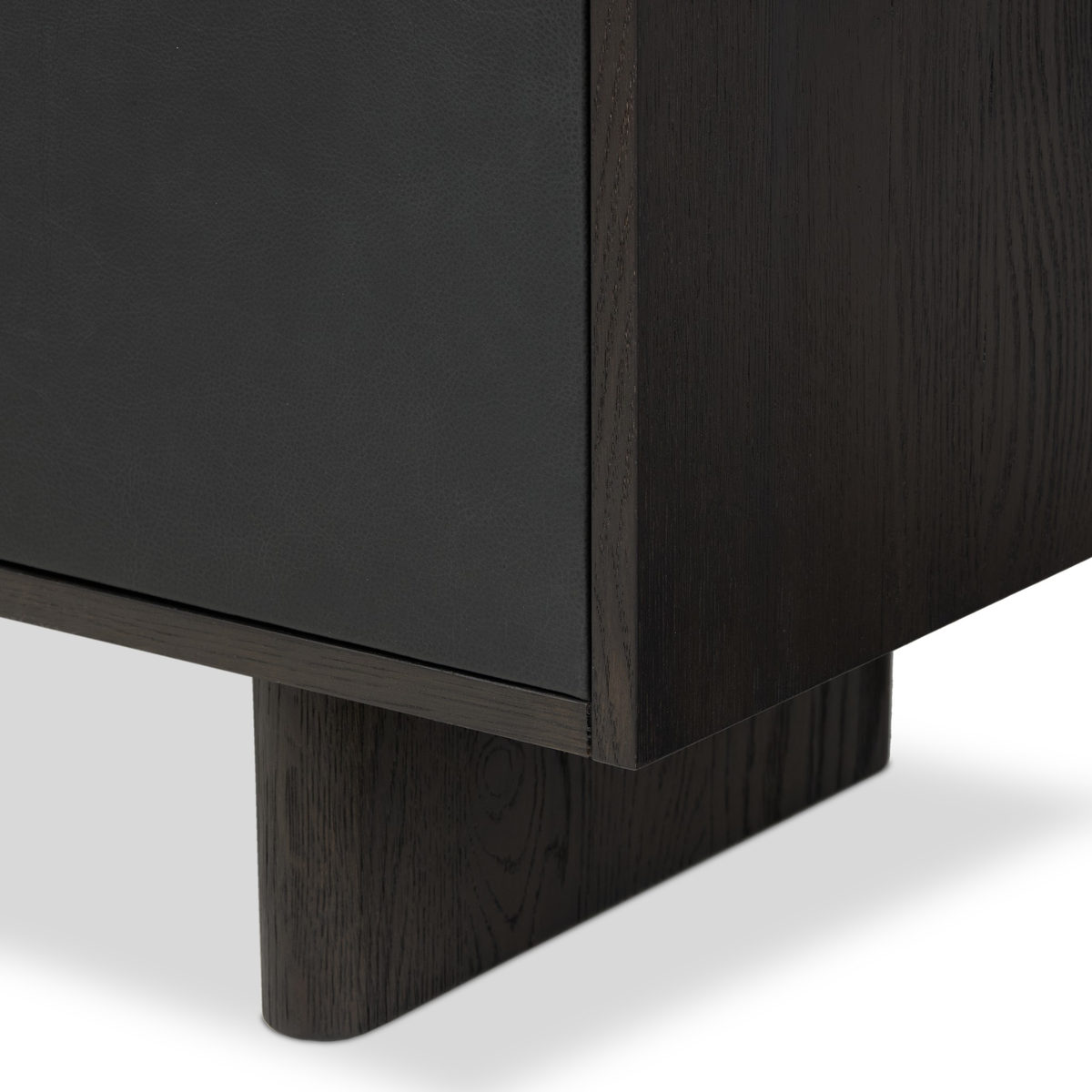 #color_worn-black-oak-veneer